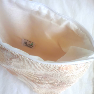 Pochette beige zippée en tissu haute couture 100% upcycling